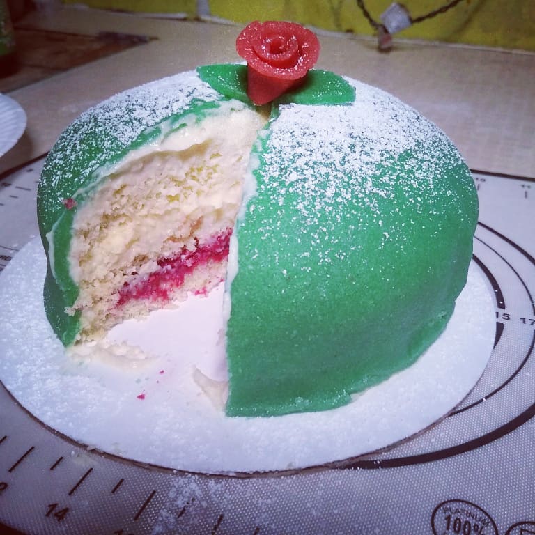 CydsSweets's tweet photo. Here is the inside https://t.co/TlHQKd4Zxk