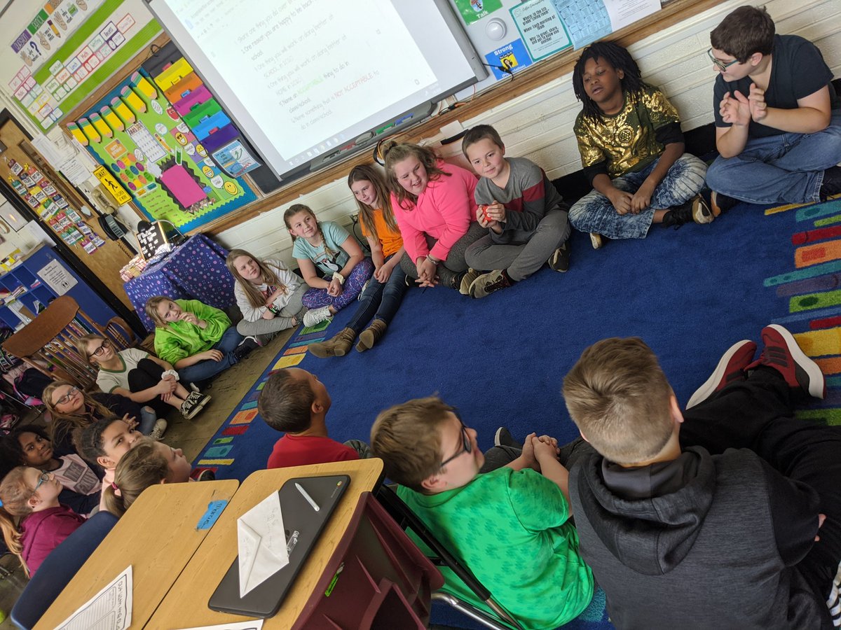 mrscolton417's tweet photo. Reviewing procedures with a little dice throwing game on day 1 after winter break! #greatday #makelearningfun https://t.co/gQ2pgkmAo8