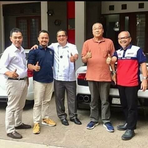 dinhaphd's tweet photo. Mr.Alvin(paling tengah) / staf kepresidenan Filipina Mr.Duterte, komitmen untuk menggunakan Eco Racing disemua kendaraan pemerintahannya, untuk mencegah polusi dan melakukan penghematan anggaran 🌏

📲 +6285351993370

#Goberkah #Noriba
#Ecoracing #Lvn #Habspro https://t.co/QfjWhxU8Qf