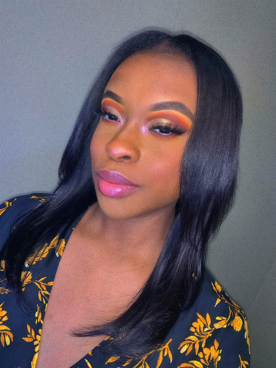 natalie_yt's tweet photo. First Look Of The New Year. Helloo 2020 💋

Brows: @ABHcosmetics brow wiz (ebony)
Foundation: @TooFaced born this way (spiced rum)
@milanicosmetics baked powder blush (luminoso)
@fentybeauty setting powder (honey)
Eyes: @bperfectcosm carnival palette 
Lashes: @winxlashes (Luna) https://t.co/bOokVbuFbC