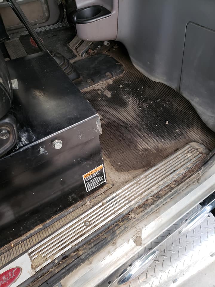 PridePolishing's tweet photo. Is your rig in need of a little PRIDE?  Contact @PridePolishing
 and we'll make that beauty shine!
Call Jaymee at (780) 933-8694
https://t.co/RVhGjDDo8U https://t.co/Cchitkmcpo