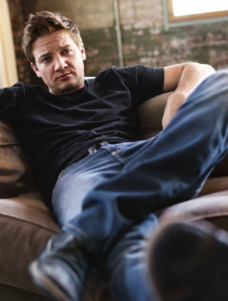 Happy Birthday to Actor Jeremy Renner 
