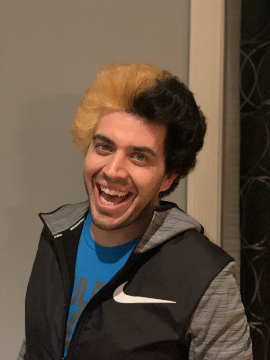 ckjokester's tweet photo. Supporting an incredible foundation #StBaldricks and shaving my head on the 8th. So to promote a little more I decided to have fun with my hair and channel a little @Sia with the two tone. Enter my name, Caleb Kloeckner on https://t.co/5ylR5qnvZ4 to donate. https://t.co/vk5Yi4ceWK
