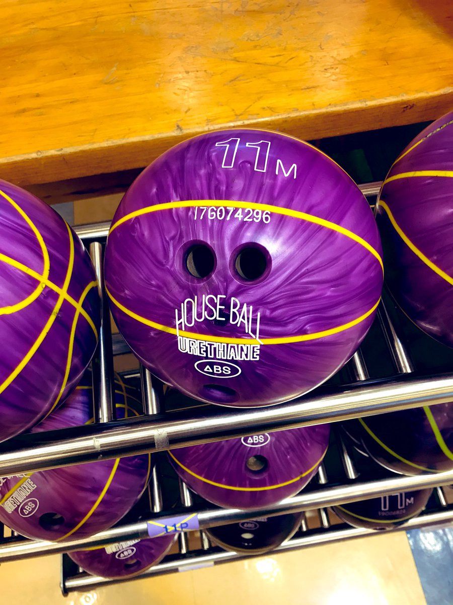 ট ইট র 横須賀ススム Susumuyokosuka 昨日は 超久々のボーリングやら 普通に久々のマックやら 例の当たり券を使いました 笑 あと 昨年の5百円玉貯金を開封したら思ってたより貯まってなくてガッカリ 今年は よりストイックにいきます