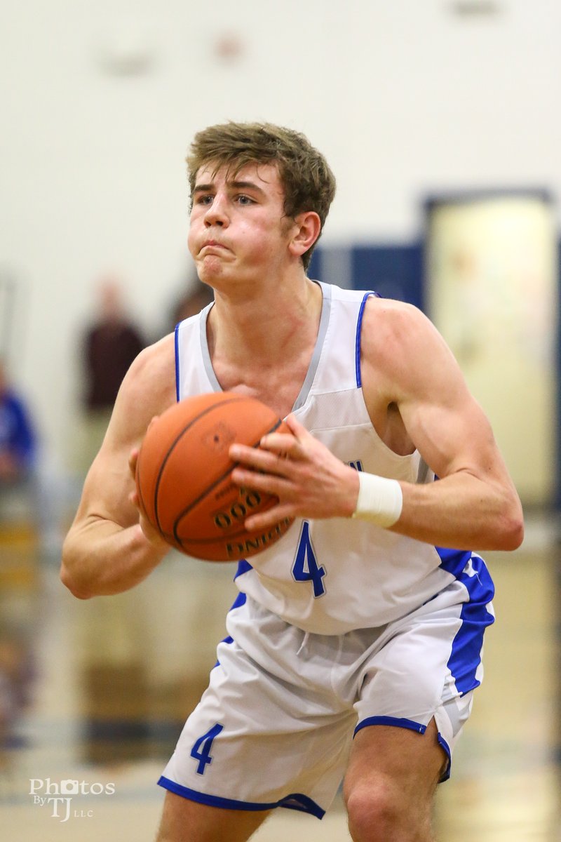 PhotosByTJD's tweet photo. 01/06 @BEHSAthletics BV BBall vs. Watertown:  https://t.co/iUr3QJAgVj https://t.co/Hx07tsV1t9