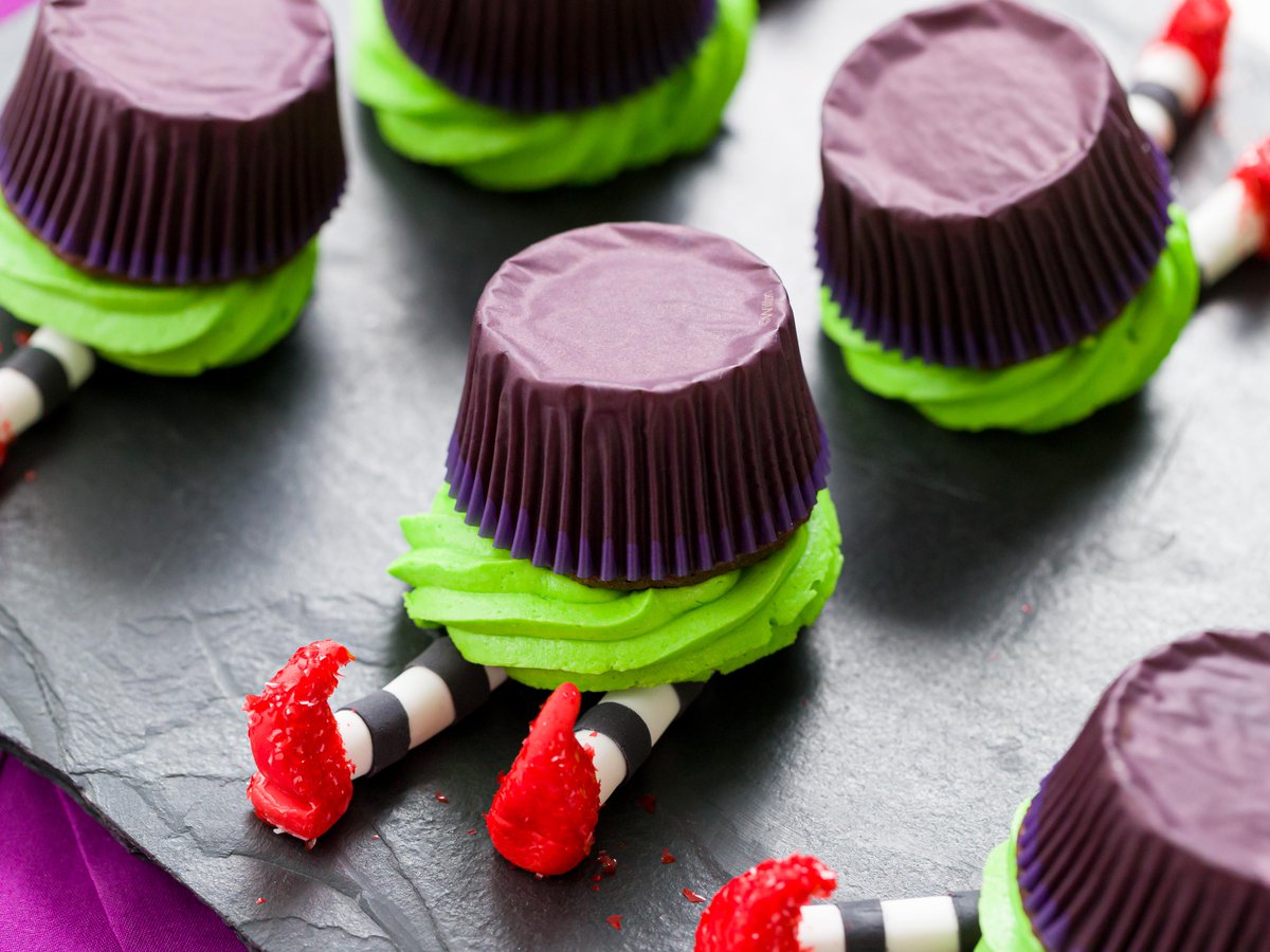 Look how CUTE <a href="/BakedByDan/">Dan Langan</a>'s Wicked Witch Cupcakes are! They're inspired by #FoodNetworkChallenge, and you can learn to make them on the #FoodNetworkKitchen app when you download and sign up: food-network.app.link/WydRXYX5u2!