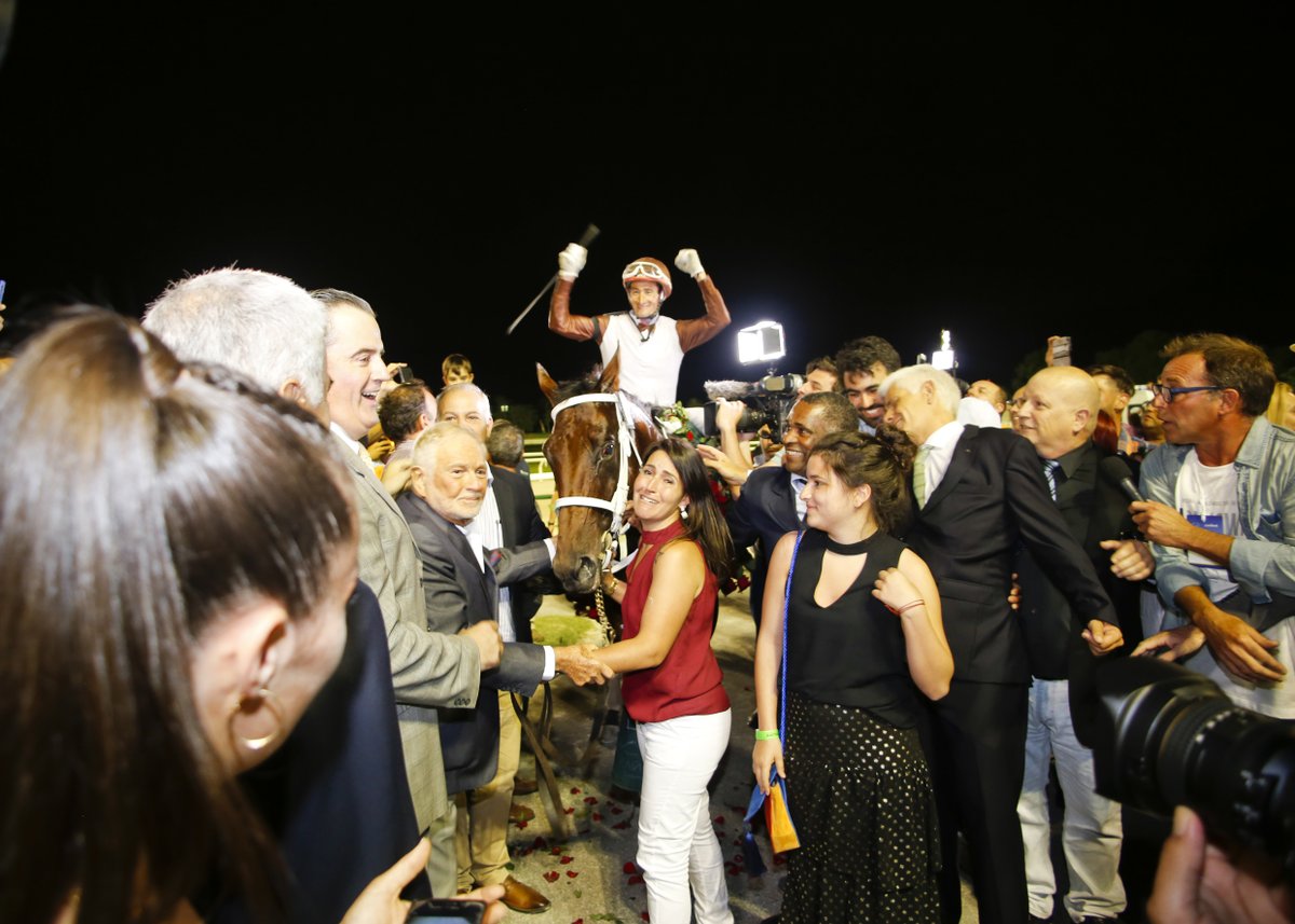 cpulgar28's tweet photo. Gran Premio José Pedro Ramírez G1, donde se impuso AJUSTE FISCAL en el Hipódromo de Maroñas #Ramirez2020 #Maroñas #DeTurfUnPoco https://t.co/RDs2kYYHeY