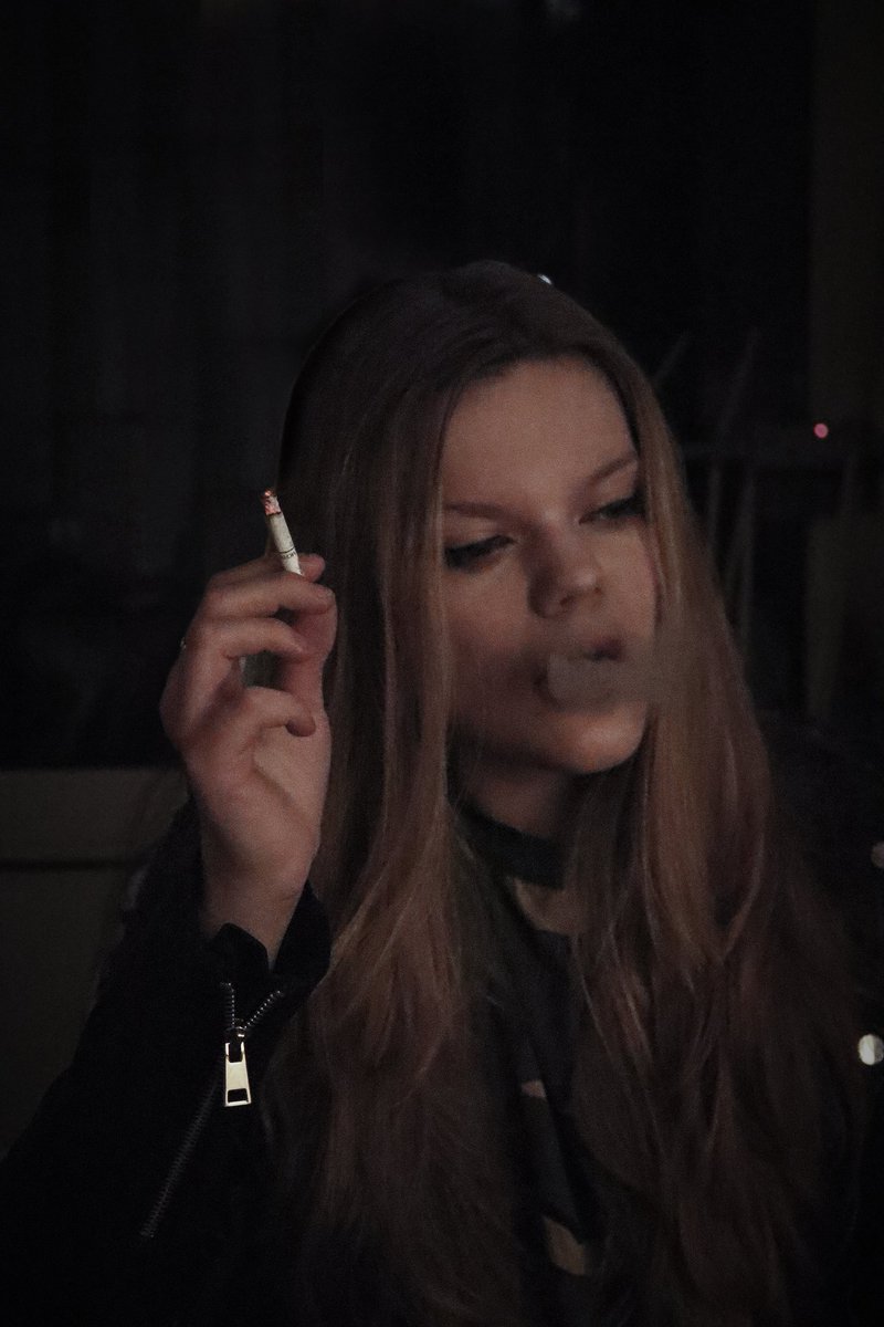 GoghWay's tweet image. "девочка моя, ты обладаешь особым шармом подбитой собаки, мужики это любят"
Допустим комплимент