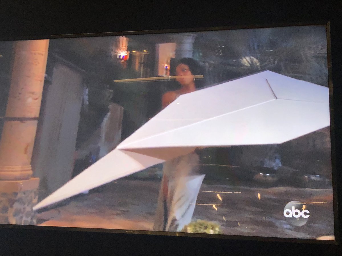 ohmymarky's tweet photo. This is the level of petty I want to achieve  #TheBachelor https://t.co/afzDjdRULb