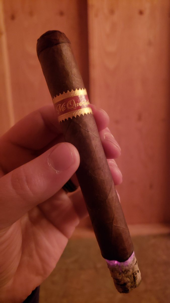 ChacocII's tweet photo. Love the triqui traca. #cigars #nowsmoking https://t.co/E6qXe8ORc2