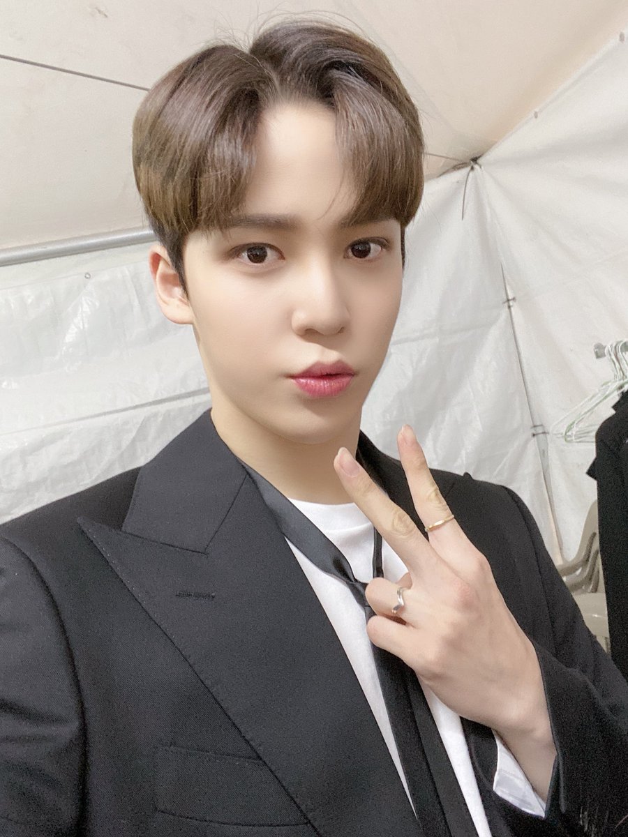 ATEEZofficial's tweet photo. [#윤호] 에이티니💋 Forever you’re my heart!❤️❤️
#ATEEZ #에이티즈 https://t.co/wPCQQEXV4C