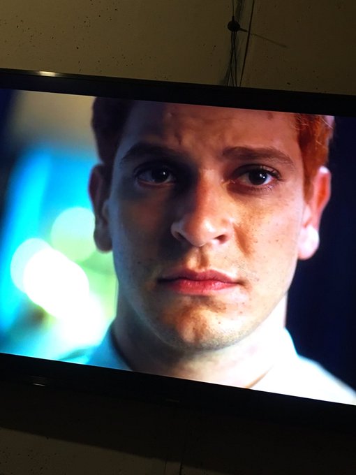 Por alguna extra&ntilde;a raz&oacute;n este man se parece al extinto @kevinfret https://t.co/lE6KiFjekm<a href="/tag/rammstein"class="tags"><span>#rammstein</span></a>