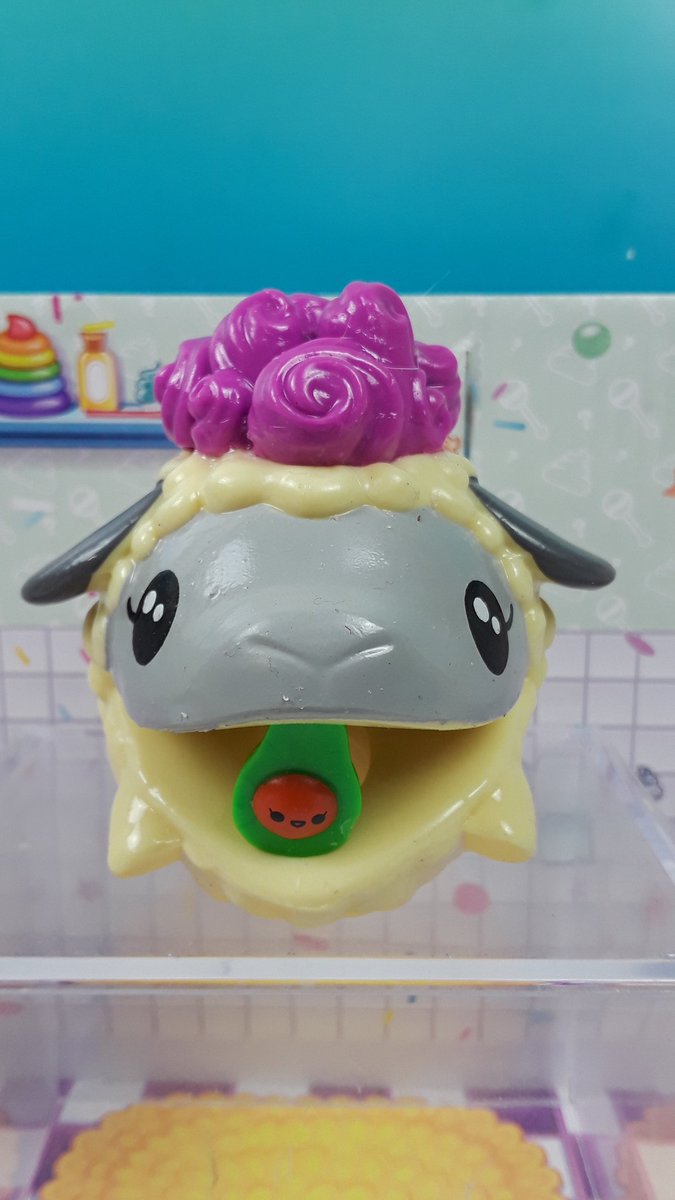 TheUnboxerrs24's tweet photo. Join in the potty fun as we unbox the Pooparoos Familyroos Multipack
https://t.co/y0bBBgCvFb

📦 Give the video a 👍 &amp; be sure to #subscribe 

#ad #Pooparoos #toilets #playtime #funny #snow #unboxing #toys #ToyUnboxing #MondayVibes https://t.co/cOIkfZ1e4J