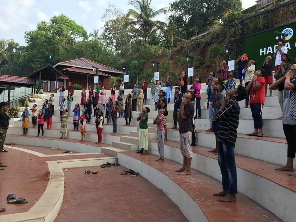 OurResponsibil1's tweet photo. ഓ.ആർ.സി പദ്ധതിയുടെ ഭാഗമായി മലപ്പുറം ജില്ലയിൽ ഓ.ആർ.സി പദ്ധതി നടപ്പിലാക്കുന്ന സ്കൂളുകളിൽ നിന്നും തിരഞ്ഞെടുത്ത 80 കുട്ടികളെ പങ്കെടുപ്പിച്ച് കൊണ്ട്  മൂന്ന് ദിവസത്തെ പിയർ വളണ്ടിയർ ഗ്രൂപ്പ് സഹവാസ പരിശീലന പരിപാടി ആരംഭിച്ചു. https://t.co/otwRNsZKYi