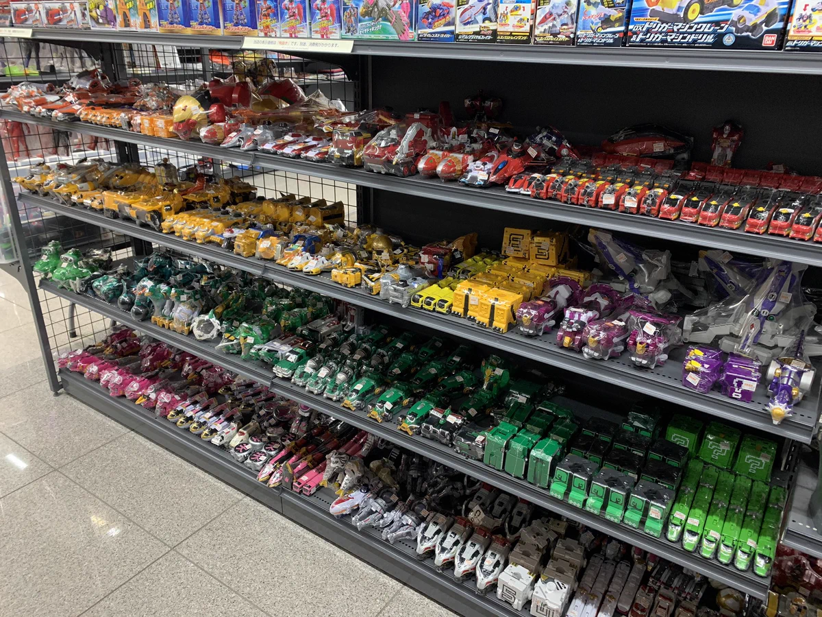 こんな売り方もアリ？戦隊ロボが色別に売られるwww