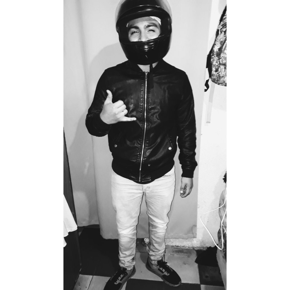 GeovanniGarciaa's tweet photo. Enamorado de las motos ♡☆ https://t.co/yx6MDJeLJc