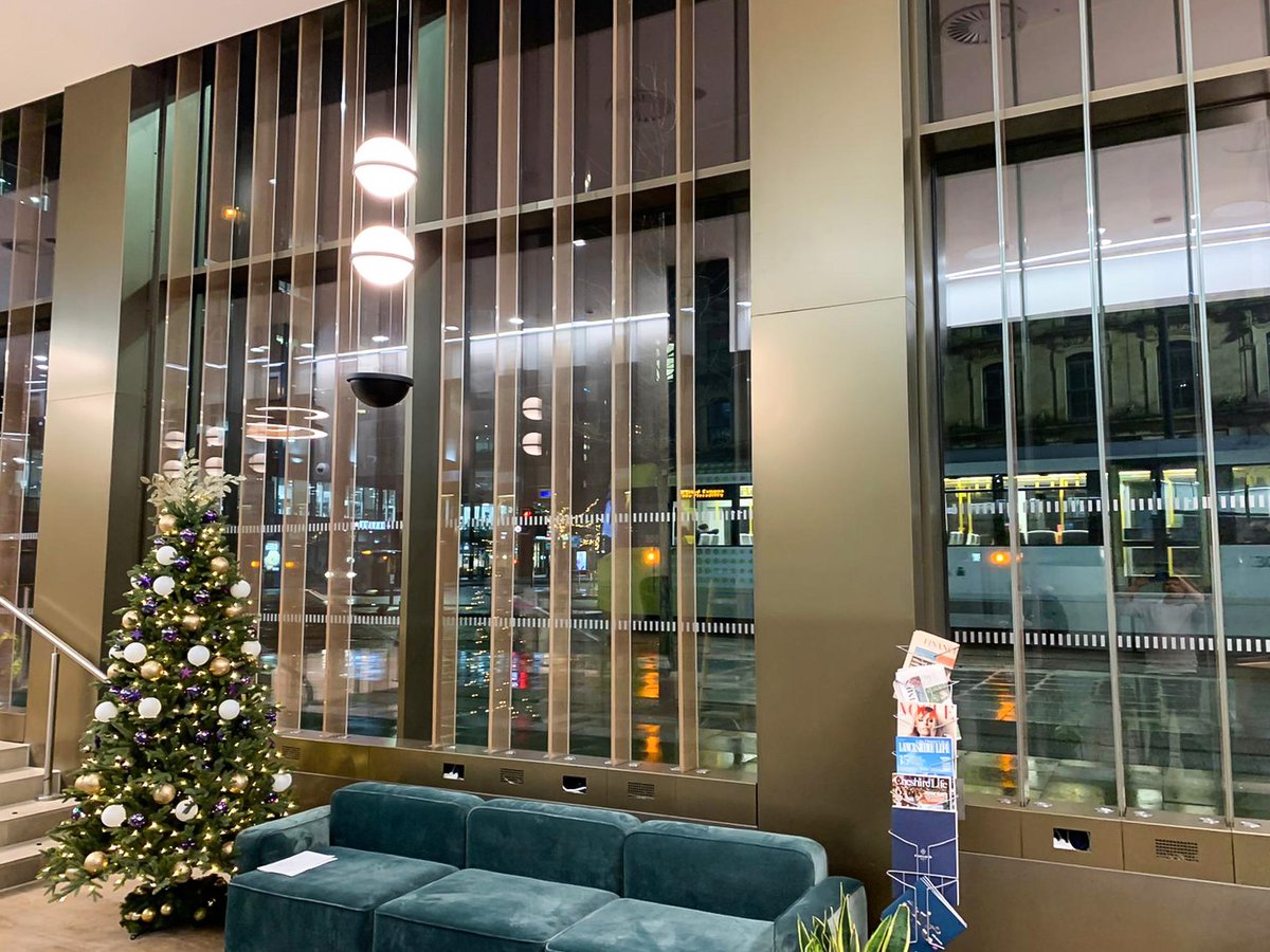 GlassWallsDoors's tweet image. Glass Walls and Doors working with Tough Glaze was appointed to design, supply and install the new feature MESH-TECH 5.5m tall glass fins along the front glazed façade of the reception of 11 Portland Street, Manchester.
glasswallsanddoors.co.uk/single-glazing…
#singleglazing #facade #meshtech
