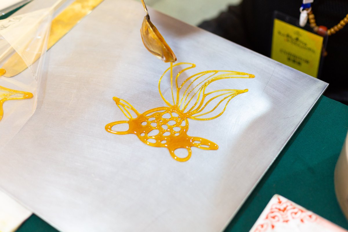 PutuoMount's tweet photo. Sugar painting is a #traditional folk handicraft that uses #sugar as the material for modeling. The #tools used are only one scoop and one #trowel. 

#china #ningbo #traveling #photography #visitor #destinations https://t.co/bUkutweQ3x