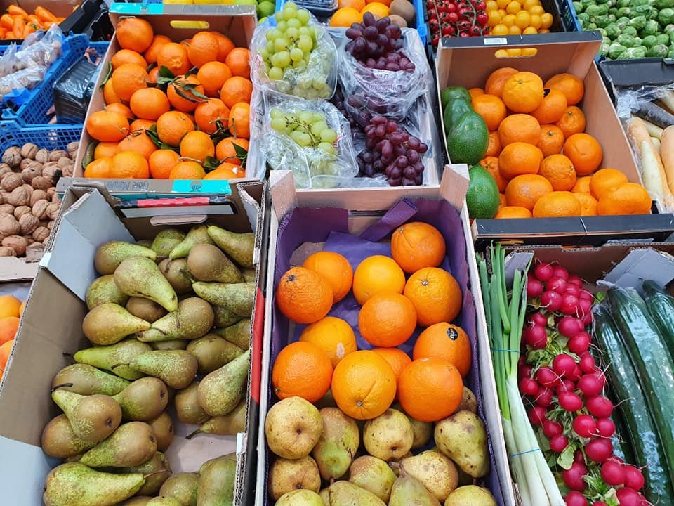 GravesendMarket's tweet photo. It's Tuesday and we have Fresh Food & Fabrics a plenty in the Market Hall today alongside our permanent traders and Food Court #ComeShopping #Gravesend https://t.co/1DyqJuyWox
