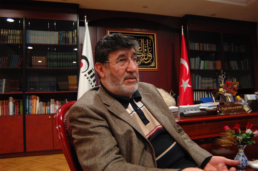 Birlikte çalışmaktan onur duyduğum, Düşünen, inanan ve inandıkları uğruna mücadelesine şahit olduğumuz Dava, Fikir ve Gönül adamı Seyit Mehmet Buğa Abimi vefatının seney-i devriyesinde rahmetle anıyorum.
Guzuların sana minnettar Güzel İnsan. #SeyitMehmetBuğa