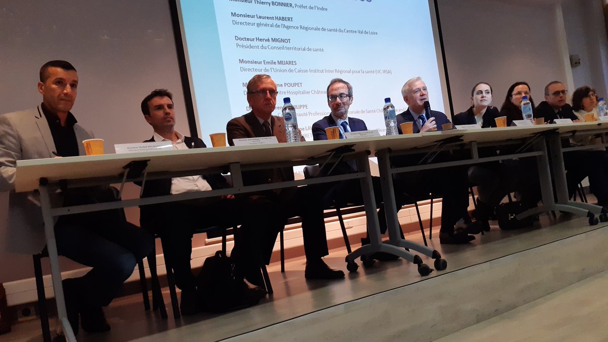 ARS_CVDL's tweet photo. L'ARS, @Prefet36  et partenaires ont signé un protocole d'accueil des migrants dans l'@Indre36 . 
=> mise en place d'un rendez-vous santé dans les 4 mois suivant l'arrivée sur le dpt
=> meilleure information aux personnes migrantes (médiation sanitaire, interprétariat...)
🤝 📝👏 https://t.co/1R4JRxNmy6