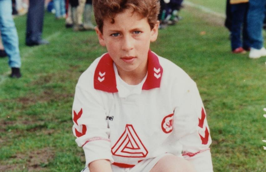 Happy Birthday Eden Hazard

Hazard was at Royal Stade Brainois from 1995 to 2003 