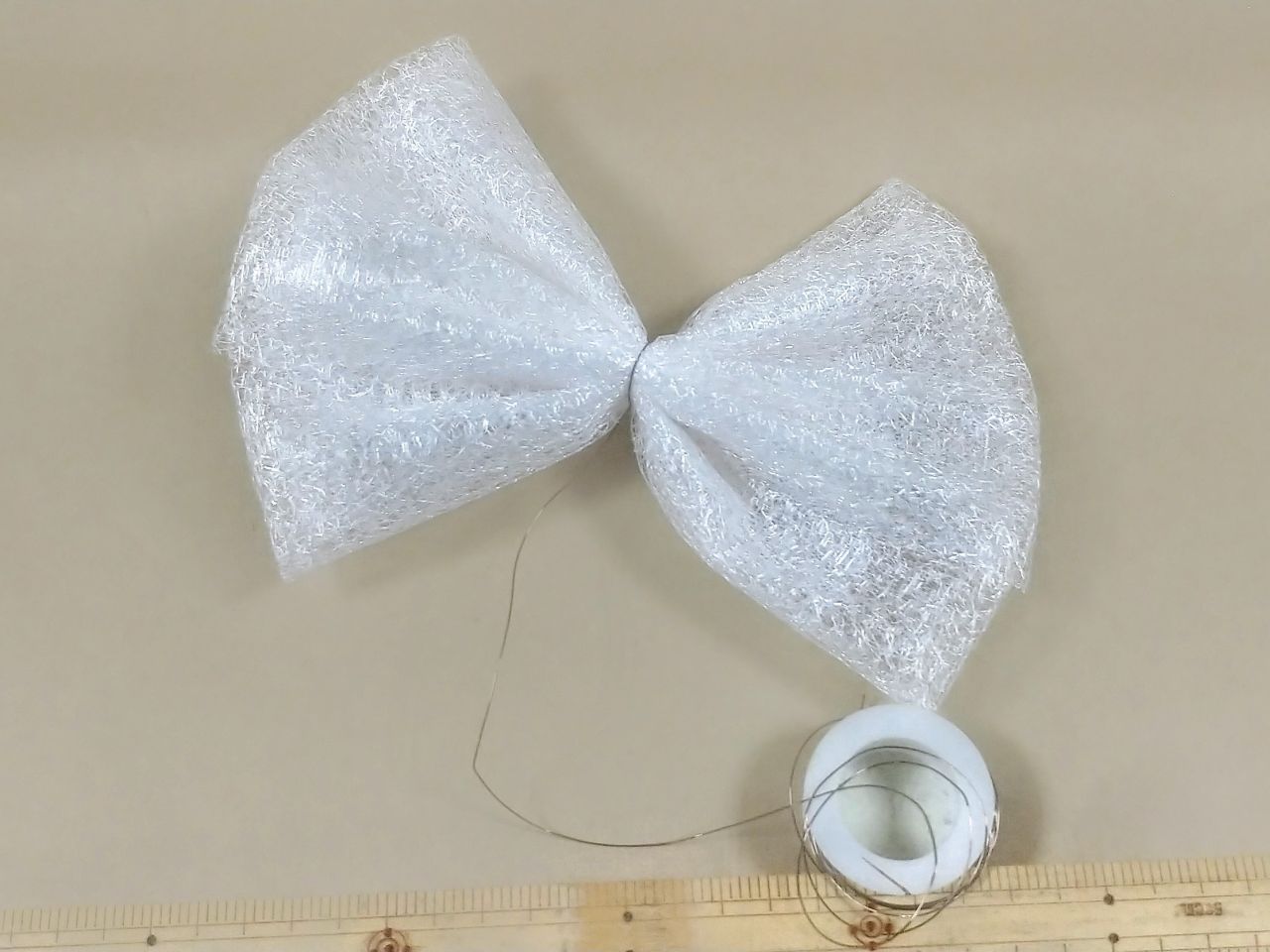 新宿オカダヤ チュール生地を使えばリボンに見えるようにアレンジできちゃいます 針や糸を使わないカンタンなやり方ですよ ハーフアップの髪型にもピッタリ オカダヤ産 成人式に 簡単髪飾り リボンアレンジ編 T Co Hjotifxcyp