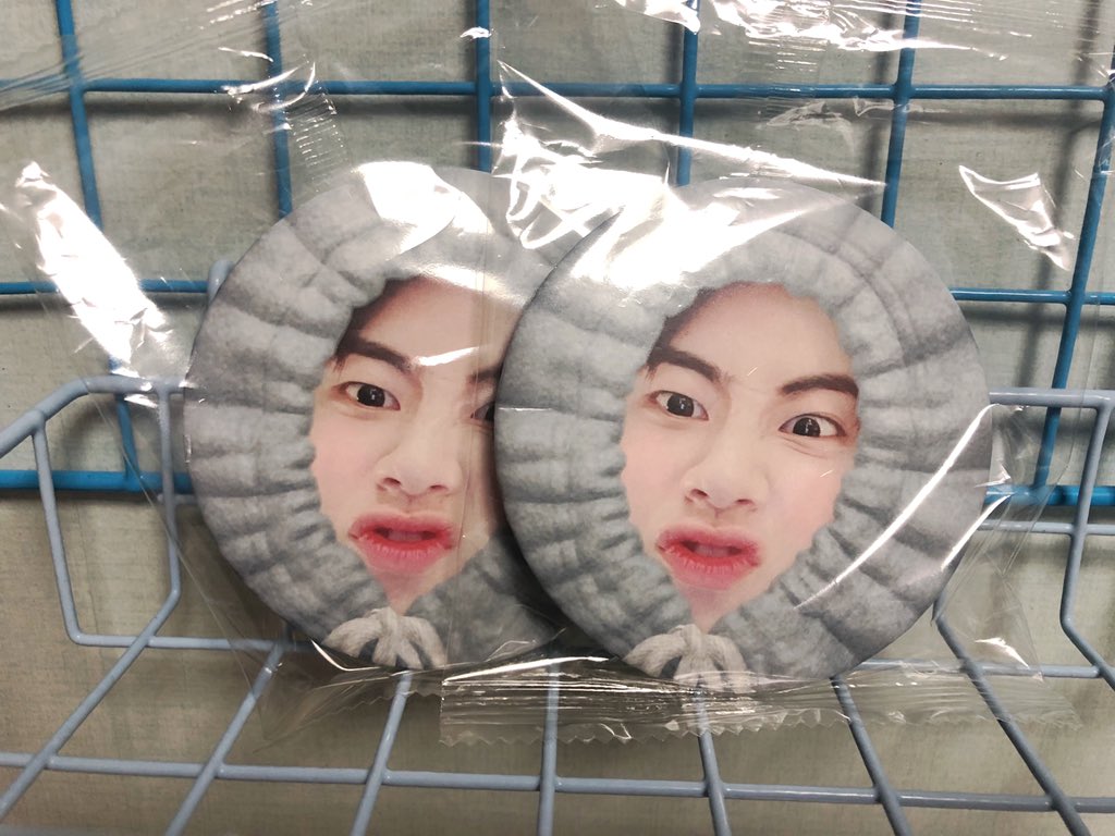 ljh_babysun_v's tweet photo. ☀️대럼쥐 해 맞이 EVENT☀️

 RT추첨 한 분께 거울, 세 분께 굿즈 세트를 보내 드립니다❗️진혁이만❗️하시는 분이라면 누구나 참여 가능 합니다😊 당발은 목요일 PM 진혁시📢 https://t.co/3STKTfysip
