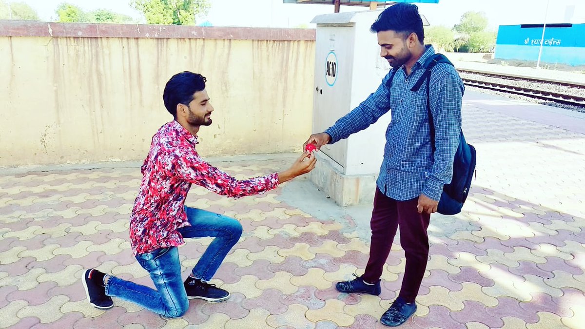 iAjayJangir's tweet photo. मतलब  की   दुनिया  में  ये  मिसाल-ए-दोस्ती
बचपन से जवानी तक के सफर की कहानी है।

Happy B'day bro @Aman_Chhimpa 🎂 https://t.co/yac9nwHpkm