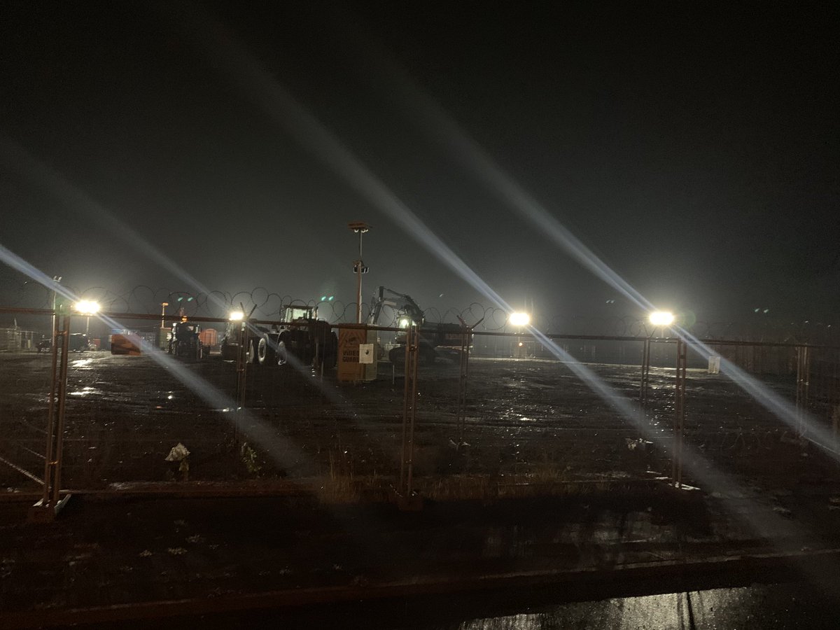 DanniPilger's tweet photo. 7.1.20 7 Uhr #manheim wird weiter vernichtet ohne Rücksicht auf Menschen die nich in #mahnheim wohnen hier gibt es Videos https://t.co/TXGiNYNoRJ #fckrwe #stopkohle #rwe #alledörferbleiben #pilgerunterwegs #hambibleibt https://t.co/Os3bMSvJ4G