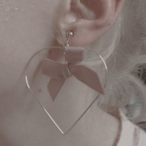 ㅤㅤㅤㅤㅤ𝐀𝐧𝐧𝐞, 𝐁𝐨𝐥𝐞𝐲𝐧.

ㅤㅤㅤㅤExcessively 𝗲𝘅𝘂𝗯𝗲𝗿𝗮𝗻𝘁,
ㅤㅤㅤㅤ𝗮𝗳𝗳𝗹𝘂𝗲𝗻𝘁, 𝘄𝗲𝗹𝗹-𝗳𝗲𝗱─she was.

ㅤㅤㅤㅤShe has sᴇᴇɴ an 𝒂𝒅𝒆𝒒𝒖𝒂𝒏𝒕𝒆
ㅤㅤㅤㅤ𝒕𝒐𝒐𝒍 along the way.

ㅤㅤㅤㅤAn enrapturing 𝗏𝗂𝖾𝗐 𝗈𝖿 𝗁𝗂𝗌
ㅤㅤㅤㅤᴘʟᴇᴀ amused her.