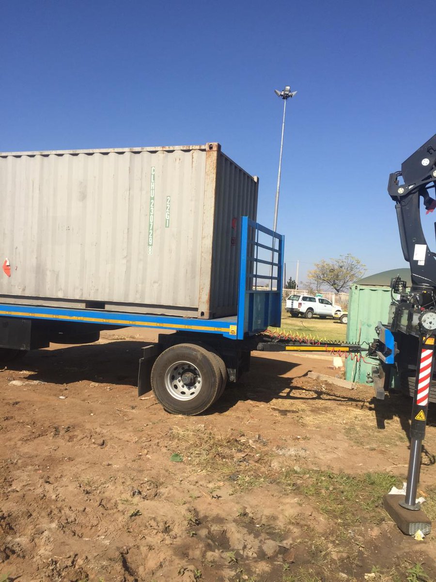 refine_cleaners's tweet photo. Compliments for the New Year!! 🥳🥳
We're officially open for business for the year 2020.
#modularunits
#hireorpurchase
#mobileoffices
#mobilestorage
#mobilecontainers
#linicgroup
For more information contact via email: info@linicgroup.co.za https://t.co/oG4p2CHGWE