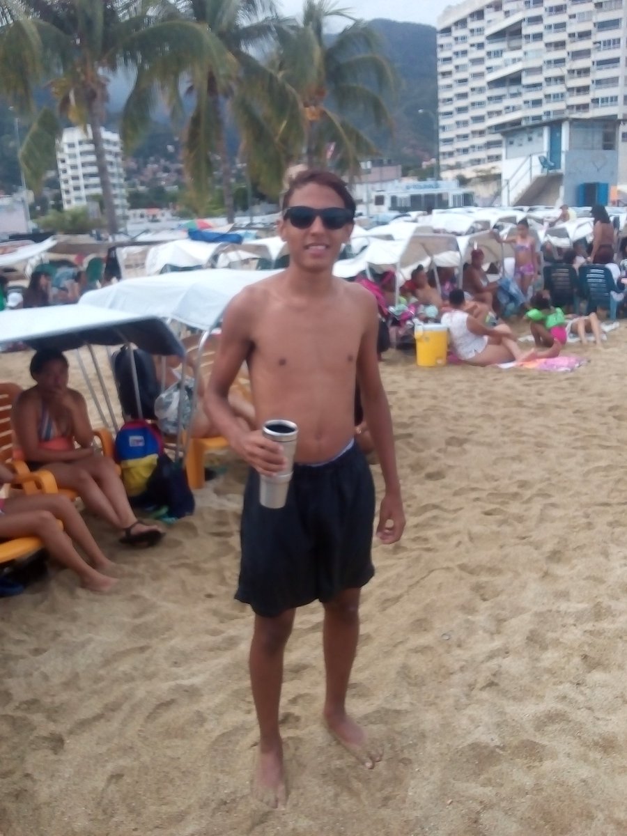 TheSamu42016929's tweet photo. De Playa Un Rato. 👽💸 https://t.co/xVB2Q4qIUZ