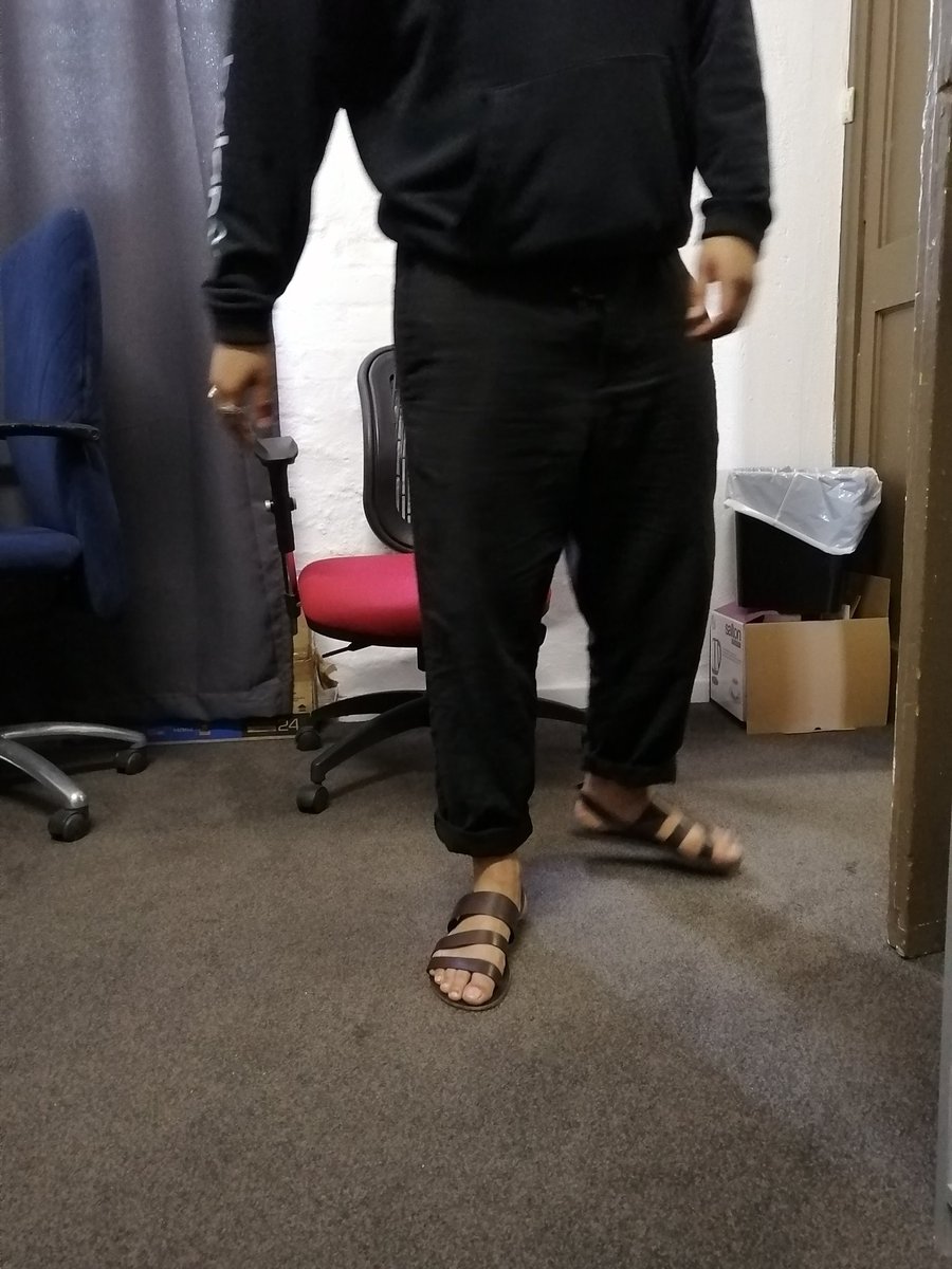 ShannonFaure's tweet photo. These are the sandals @keananfourie decide to wear to work today. @Dbizzle101 @CarinVlotman https://t.co/6BxlZVOXYe