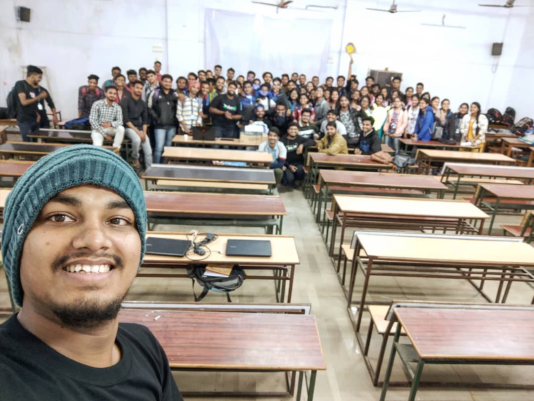 SkAyaz97's tweet photo. It was a great experience to speak on Design Thinking, UX Principles and taking workshop on @figmadesign 
Successfully completed 1st #Hackweeks of #UtkalHacks 2.0
@emishacommunity https://t.co/C1ZnkhBrSe