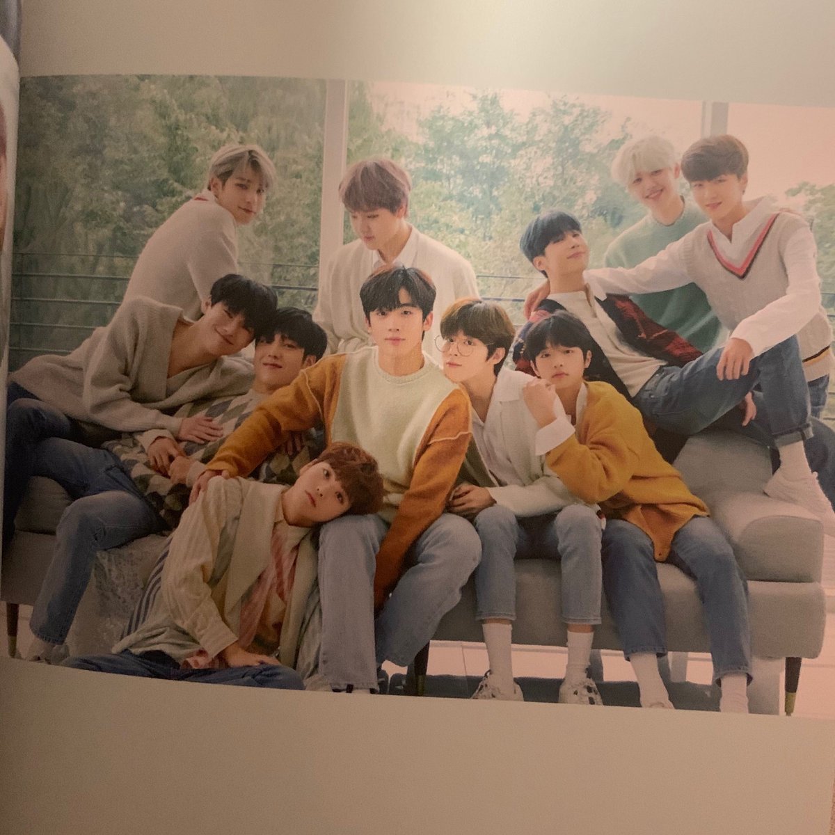 kingy0han's tweet photo. so happy to see everyone still trying. ily all, ill keep waiting for something good to happen soon.😭🤍

#reboot_X1
#no_disband_X1
#새루엉_비상을_기다려 https://t.co/IvJCeLkOLS