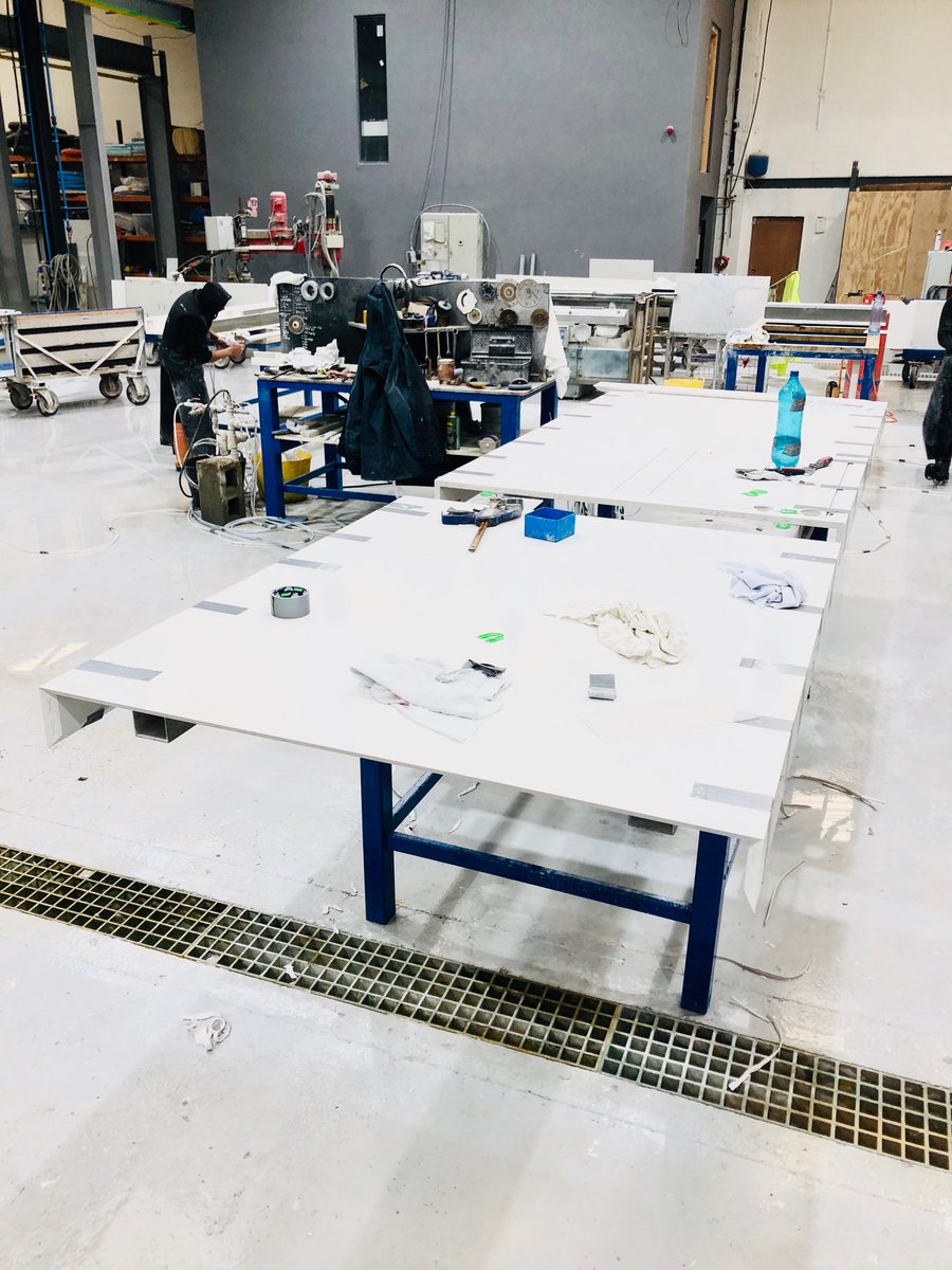 rossistone's tweet photo. Wonderful installation yesterday in Surrey. #CRLquartz. 130mm thick, #flushhob, #downdraft, #LED lights, #cantilever https://t.co/DjKFRGtCPC