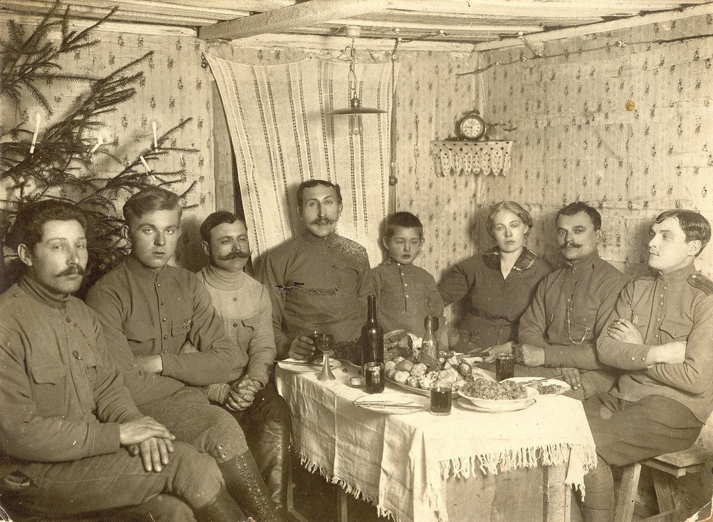 fdomagellan's tweet photo. #ИсторияРоссийскойИмперии  Рождество, 1914
год https://t.co/eh2FvA2G3W https://t.co/vpe4u57kH5