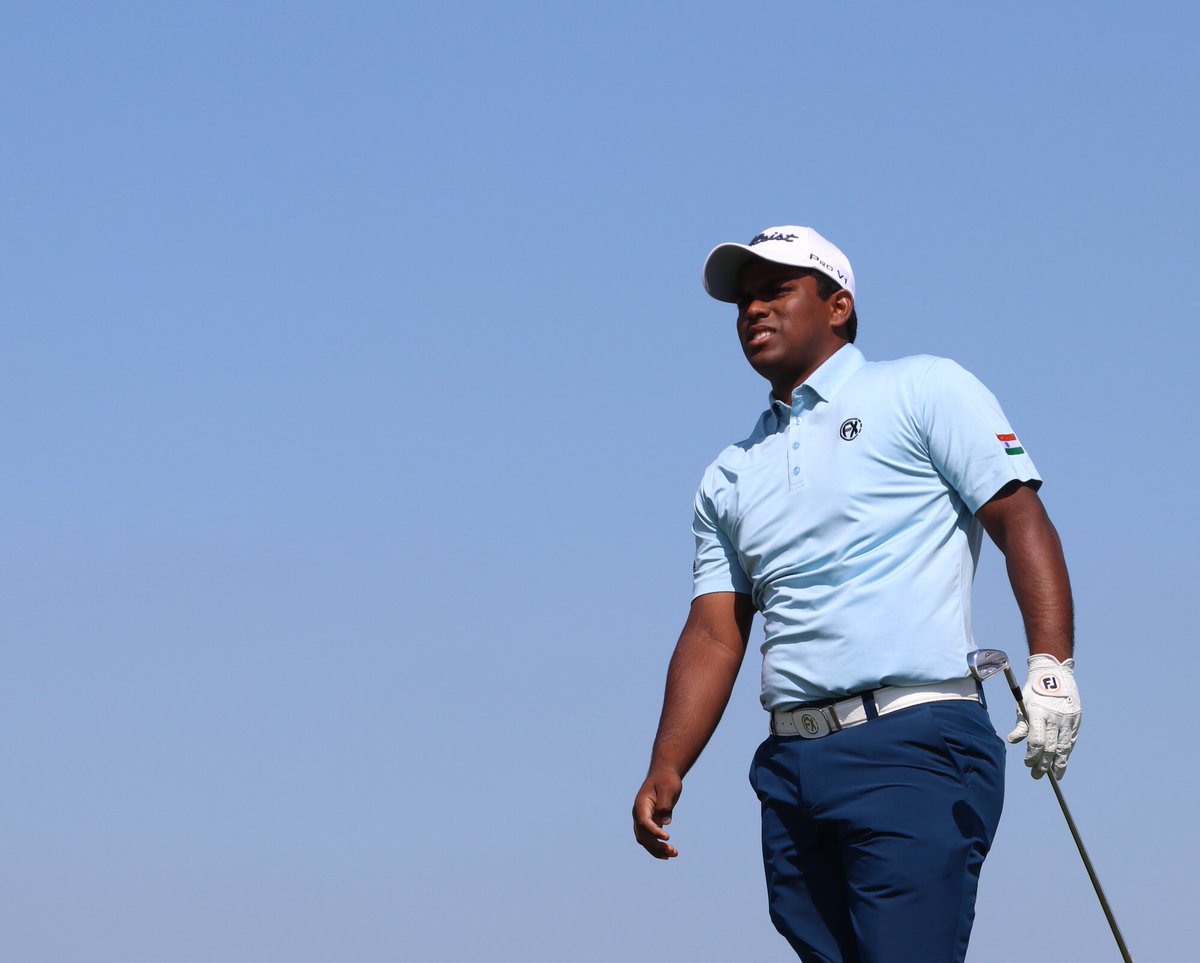 A few details from <a href="/RayhanThomas/">Rayhan Thomas</a>'s (-3, T10) opening round at Australian Masters of Amateurs at <a href="/VicGolfClub/">Victoria Golf Club</a> today...

Started with a triple bogey on 10th. Hit his tee shot OB left (massive change from 2019 when he was fighting a big right miss with the driver...

<a href="/AusMotA/">AMOTA</a> 

1/n