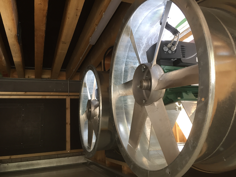 Leroy_Somer's tweet image. Intégré au moteur #IMfinity #LeroySomer, le #variateur #ID300 +ses nombreuses options paramétrage ont permis un ajustement parfait avc des #ventilateurs axiaux destinés au rafraichissement de locaux de #stockage. Solution offre performances nettement supérieures qu’avec moteur EC