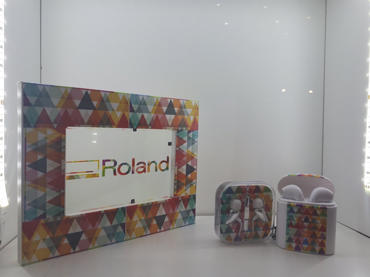 Una experiencia única en #retail, la propuesta de #RolandDG en @FeriaPROMOGIFT #Promogift @Rolanddgi  @feriademadrid #impresiondigital #personalizacion #articulopromocional bit.ly/2SXABtR