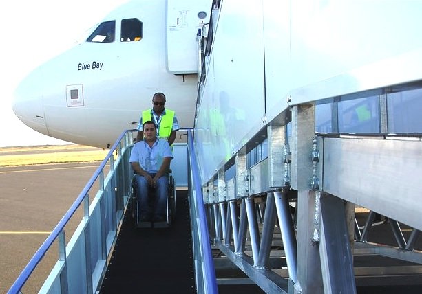 bucksamandy's tweet photo. For the beginning of 2020
I will just leave this here
For #architects #designers and #builders #business #airports to have a look at
#access #aviramp #MobileRampPlaneAccess
A ramp is of use to EVERYONE
https://t.co/SFjs7mcAkr https://t.co/AF1lUHIW6j