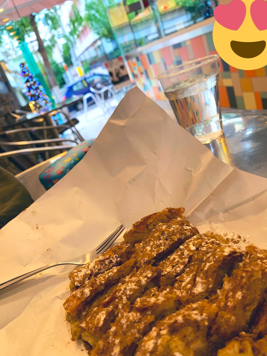 JohnTheGreek01's tweet image. #NameDays are a big thing here. Today we are celebrating mine.

#JohnTheGreek #StreetFood #Souvlaki #VisitGreece #GourmetGreekSouvlaki #Greece #NaturalFlavours #MountainTea  #JTG #Mmm #VisitParalioAstros