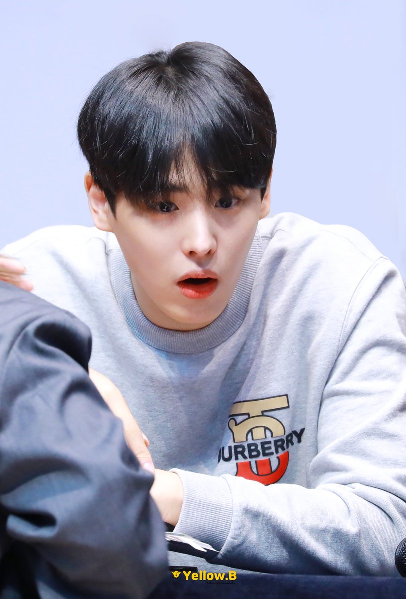 YellowB1112's tweet photo. 191122 목동팬싸 병찬
병찬아 너는 가만히 있어도 귀여워,,,,💛 
#최병찬 #병찬 #VICTON #빅톤 #빅톤팬싸 #목동팬싸 
@NewWorld_VICTON @VICTON1109 https://t.co/crEKLrNPso