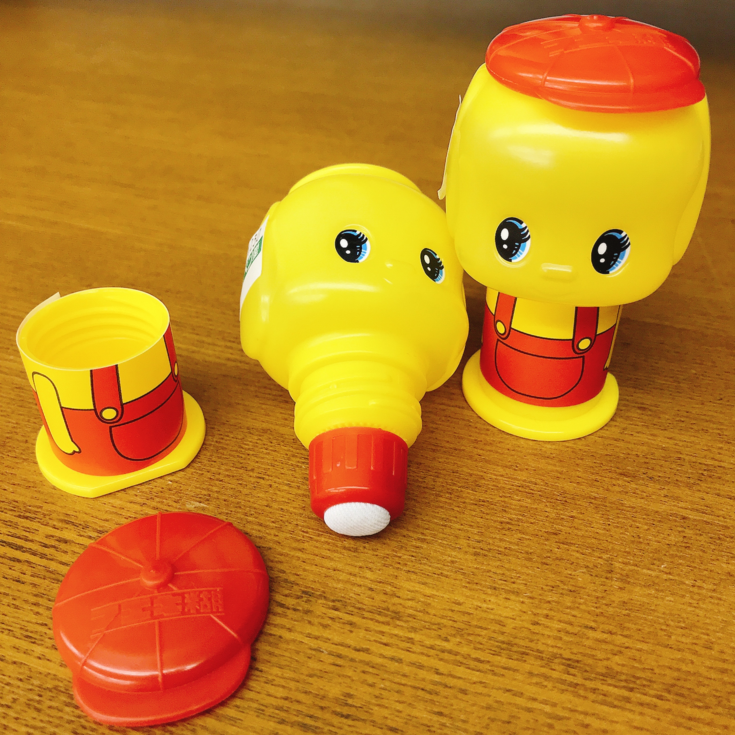 金ペン堂 裾野市の文房具店です フエキくん 商品名 どうぶつのり いまだにニカワ 動物糊 と思ってる人いますが でんぷん 糊ですよ いないよ これは犬 なぜ犬糊じゃないの 発売当初は兎や象もいたんだよ 今ではパステル顔とかもありやす