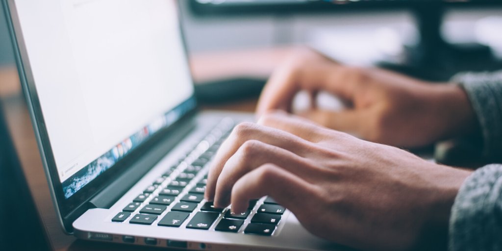 "Researchers have found that product information plays a big factor in purchasing decisions among cross-border customers." Discover today all you need to ensure your product information is ready for international expansion. Learn more at: bit.ly/2sJZ7Eo

#alpenite