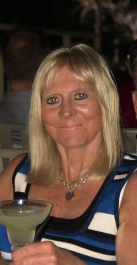 This is the dog Bella who was cruelly thrown into the river Trent yesterday in Newark and the very BRAVE lady who saved her ❤️🐕‍🦺