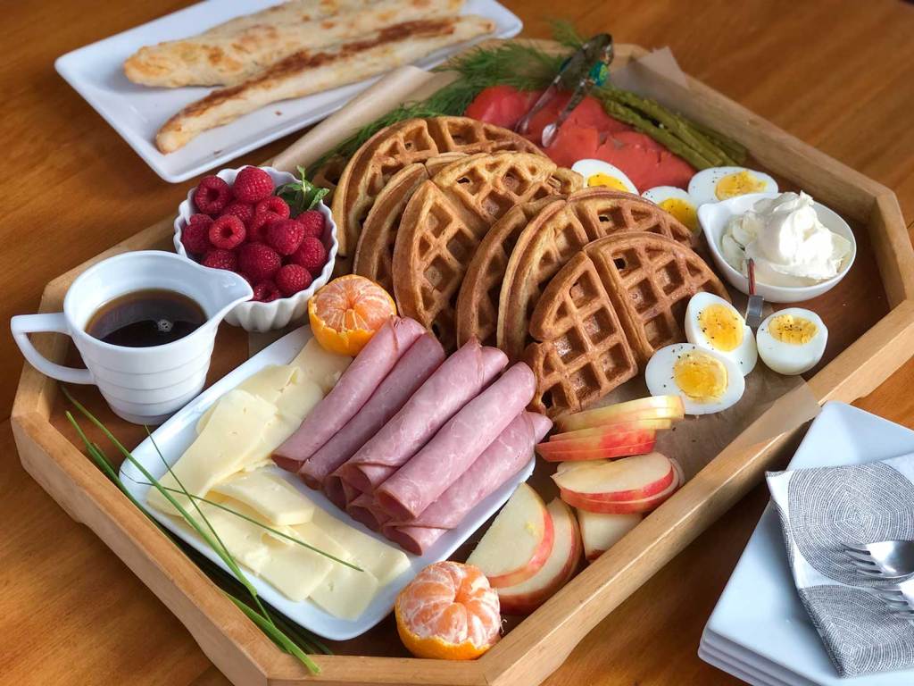 TruepennyTable's tweet photo. Busting Out a Breakfast Board https://t.co/ssnC3fW9tu https://t.co/2zaPmIX0hi