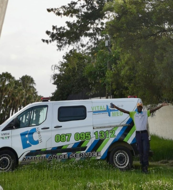 VitalmedER's tweet photo. Stop and say hello on JG Strijdom Rd where VitalMedER and ECSecurity standing off this afternoon.
#VitalMedER #ECSecurity @Reyno38329924 @ECSecurity https://t.co/vk7ZM4qyLq