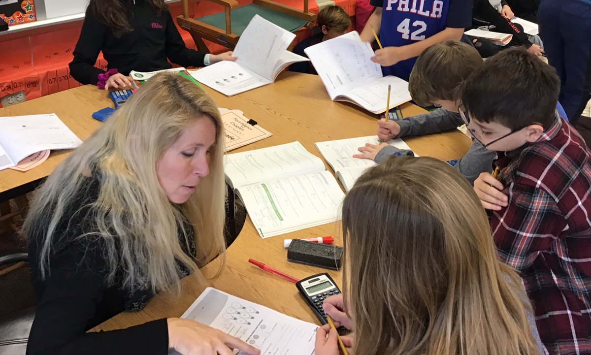 CBDoyleElem's tweet photo. 6th grade students are learning to be wise shoppers during math today. Great collaboration, student engagement, and mathematical thinking with @CBCirulliville &amp; @CB_MissLynn  #doylesoars https://t.co/YA47XjJOoR